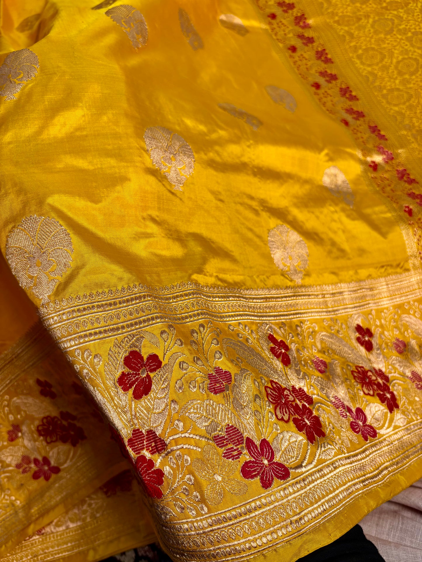 Traditional Indian lemon yellow banarasi saree pure silk handloom