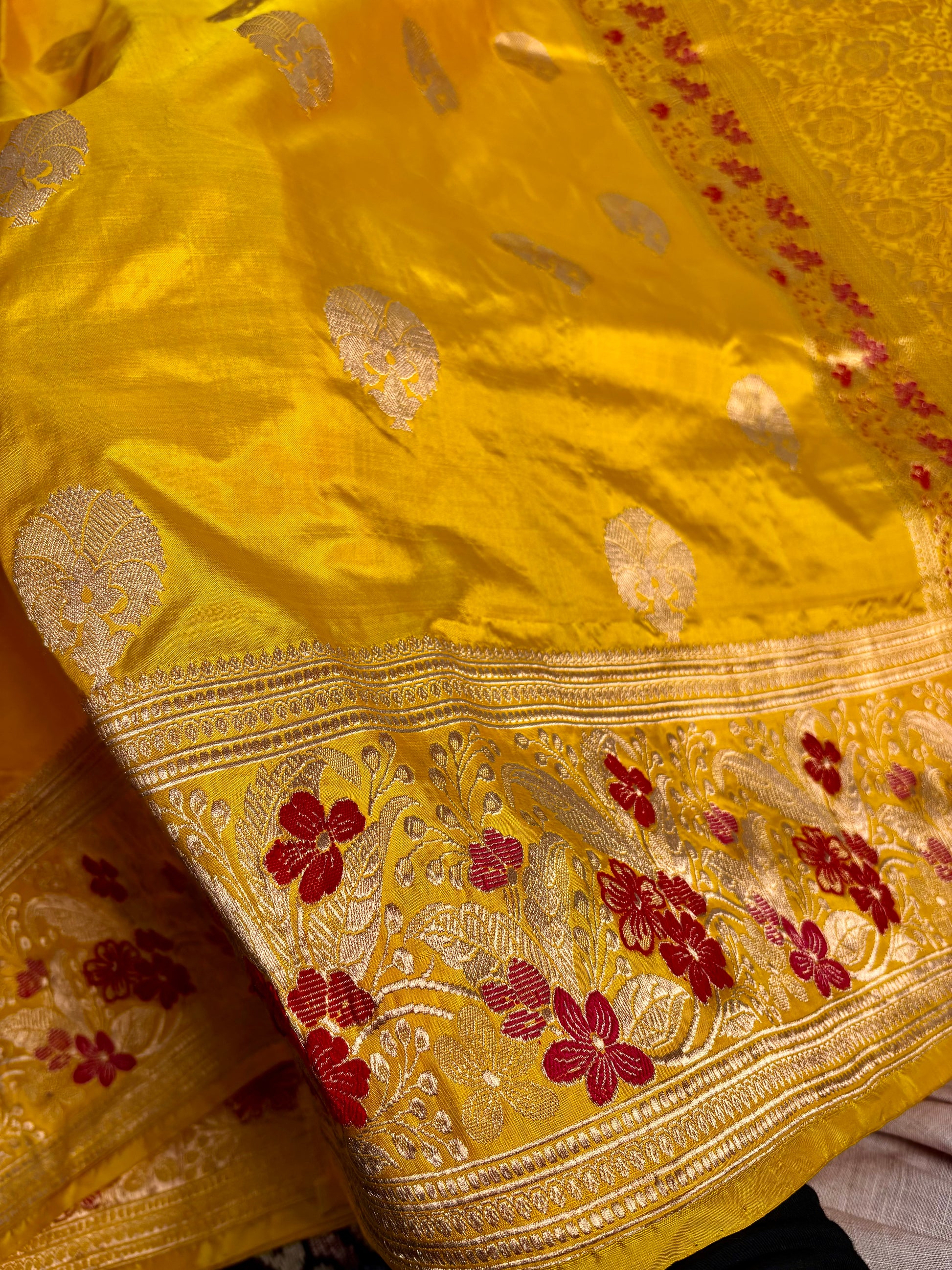Traditional Indian lemon yellow banarasi saree pure silk handloom