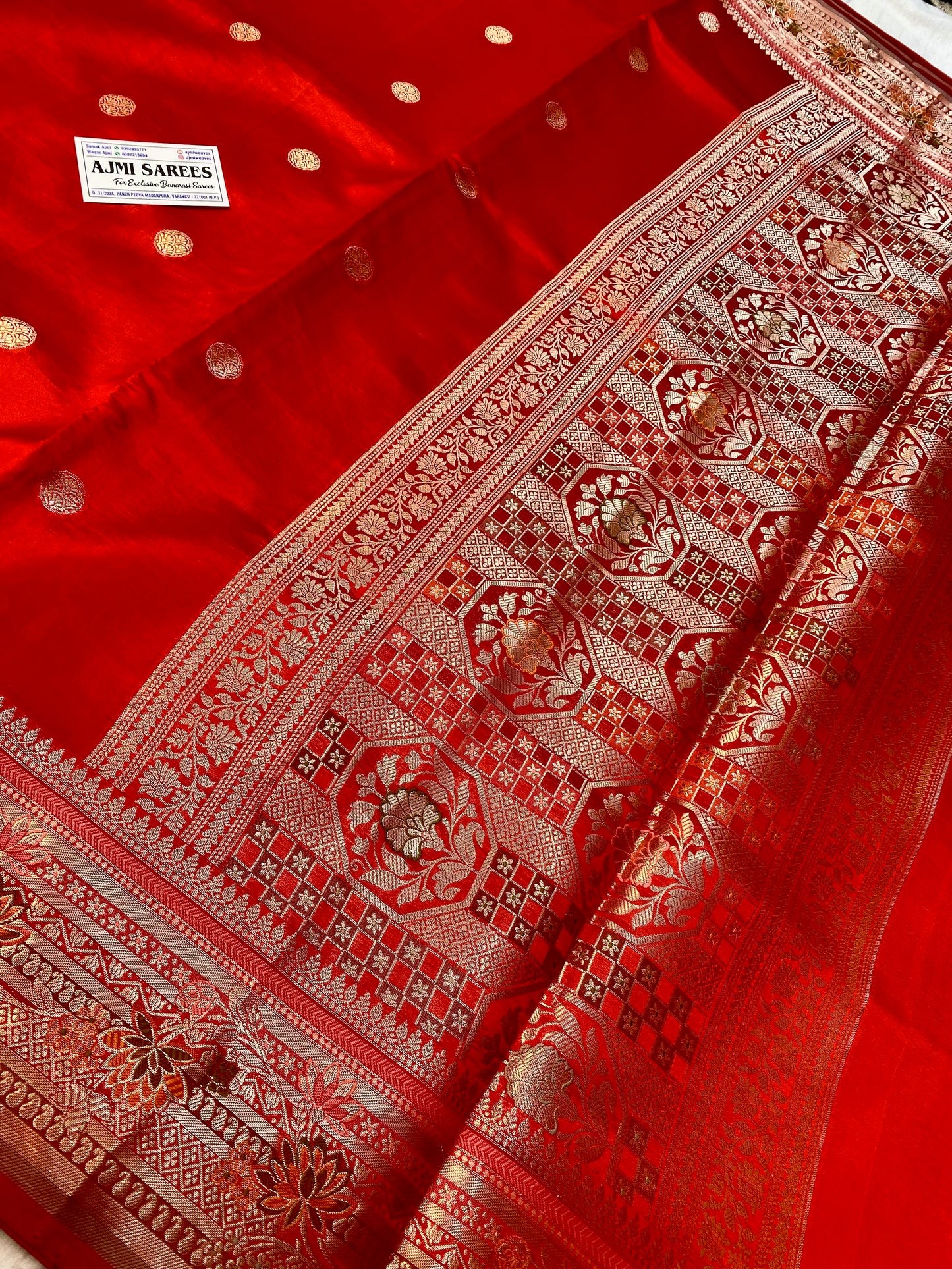 Handloom Mango Silk Banarasi saree with small rounded silver Meenakari motifs