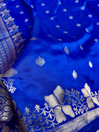 Traditional Varanasi handloom Banarasi saree with kadwa booti design