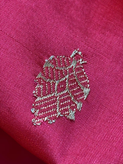 Pure Katan Silk Handloom Banarasi Saree – Strawberry × Pink Dual Tone All-Over Kadwa Motifs Banarasi Saree