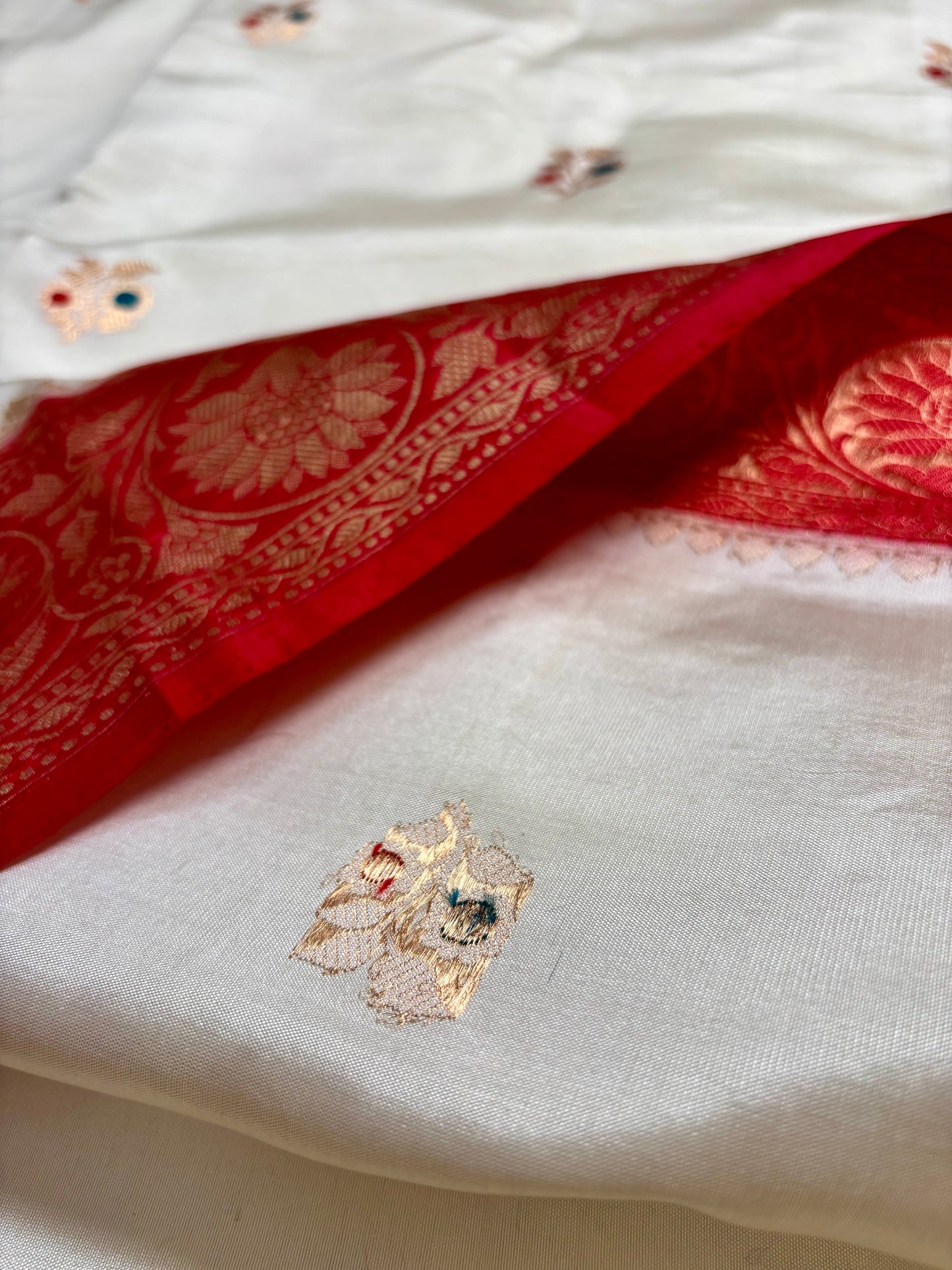 bridal banarasi silk saree red contrast border