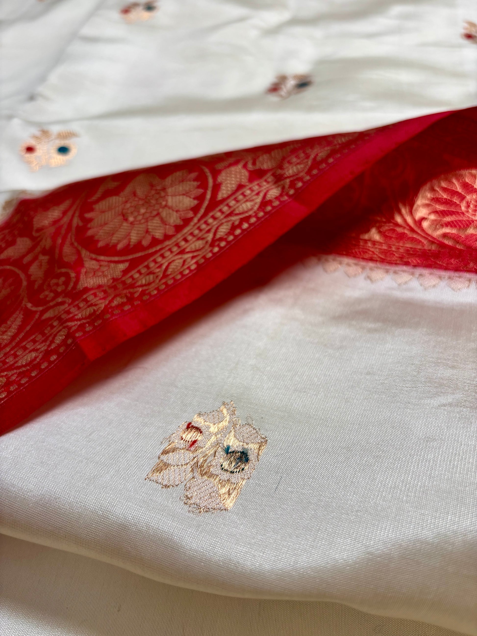 bridal banarasi silk saree red contrast border