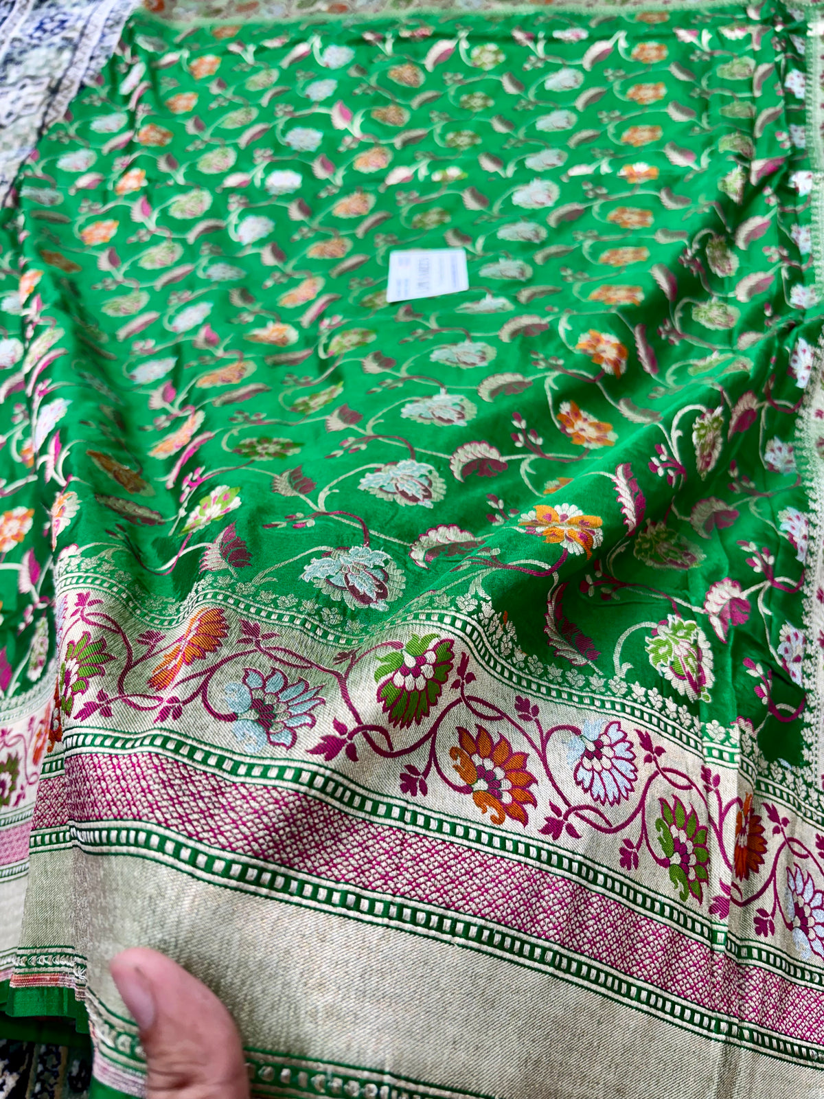100% Pure Katan Silk Handloom Banarasi Saree – Emerald Green Tilfi Meenakari Floral Jaal Banarasi Saree