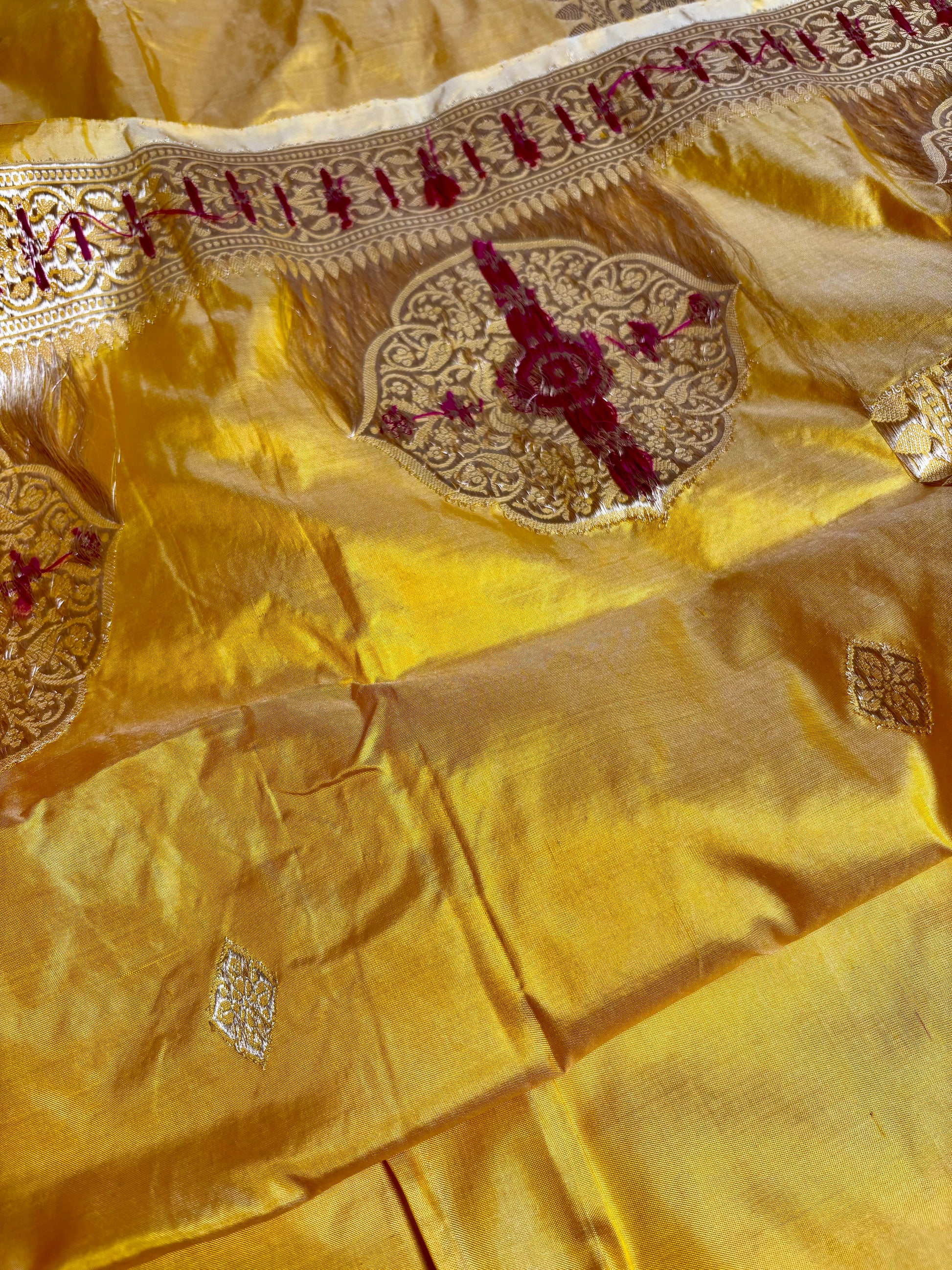 Sunshine Yellow Pure Silk Banarasi Saree with Intricate Kadwa Motifs and Elegant Handloom Weaving