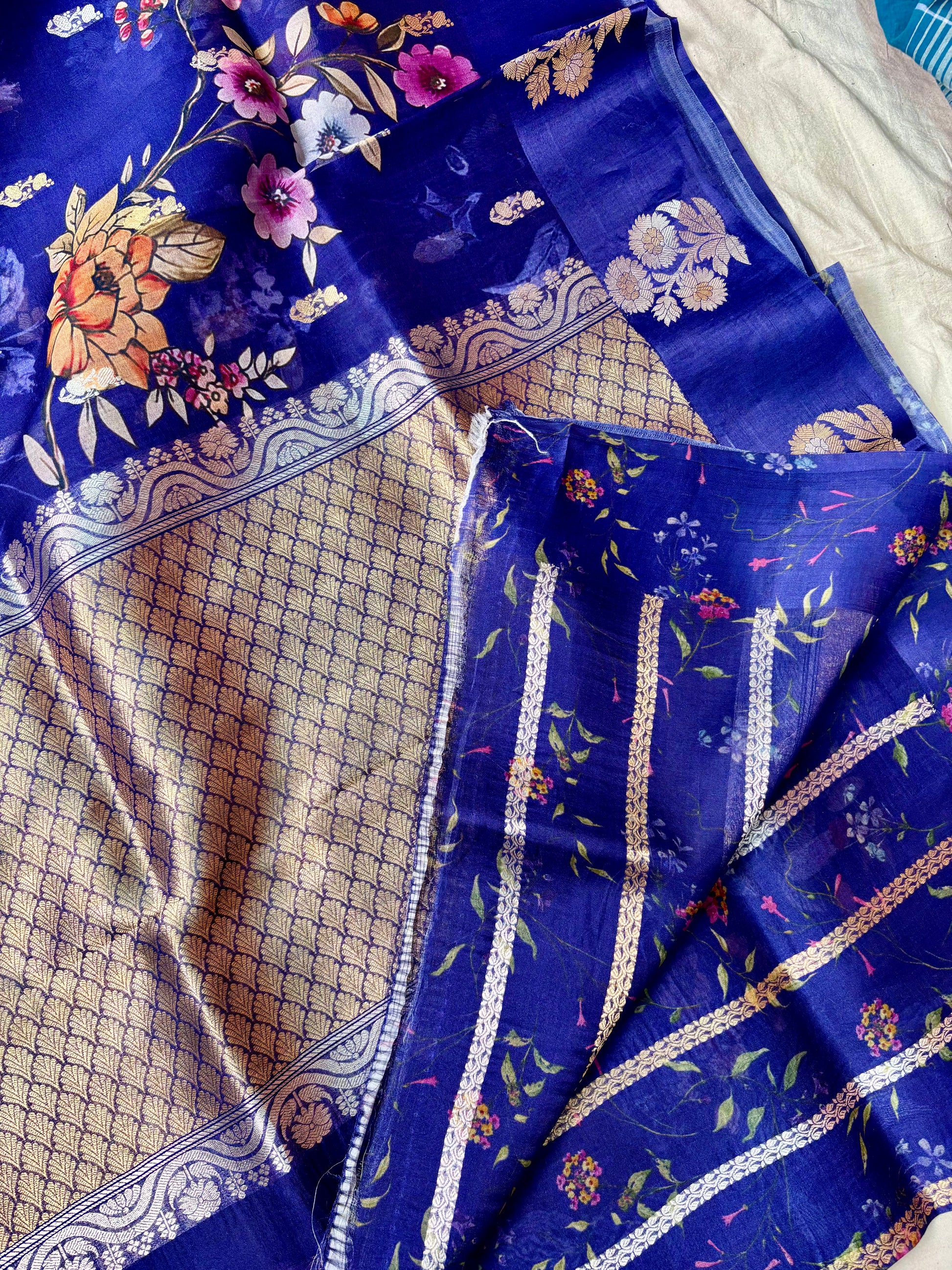 Luxury Navy Blue Banarasi Saree with Kadwa Weaving