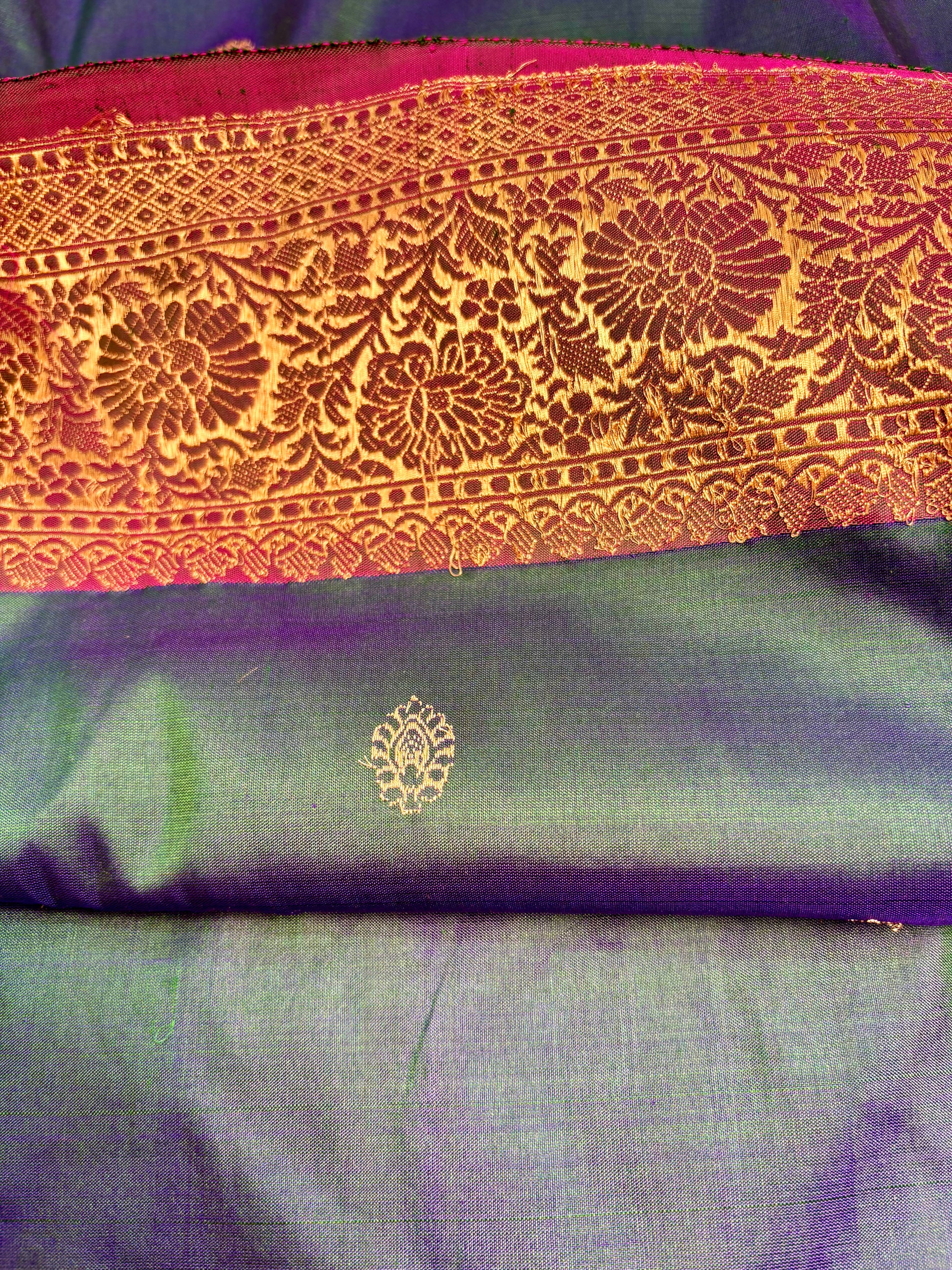 Traditional Emerald Green Banarasi Saree with Contrast Rani Pink Pallu