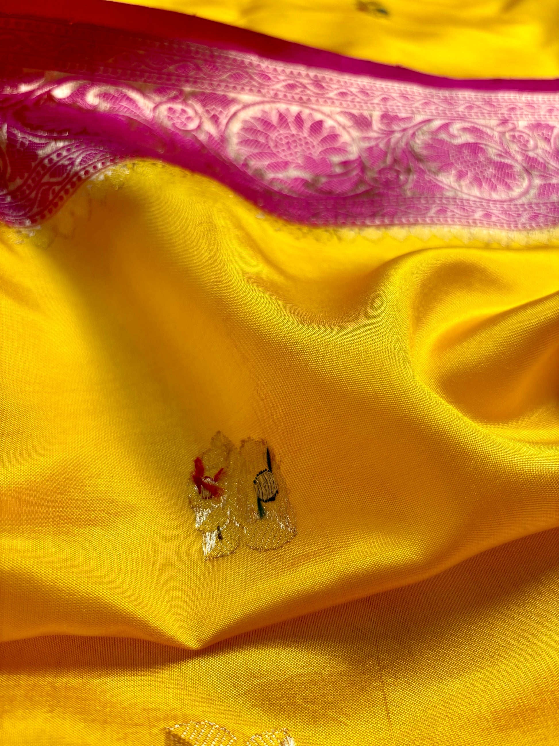 Handloom Banarasi kadwa meenakari saree contrast pink border
