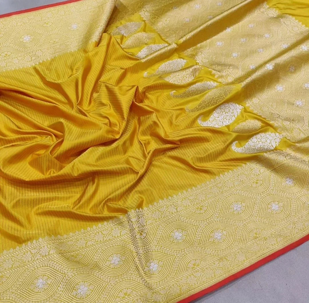 100% Pure Katan Silk Handloom Kadwa Banarasi Saree with Fine Stripes Pure Katan Silk Banarasi Saree