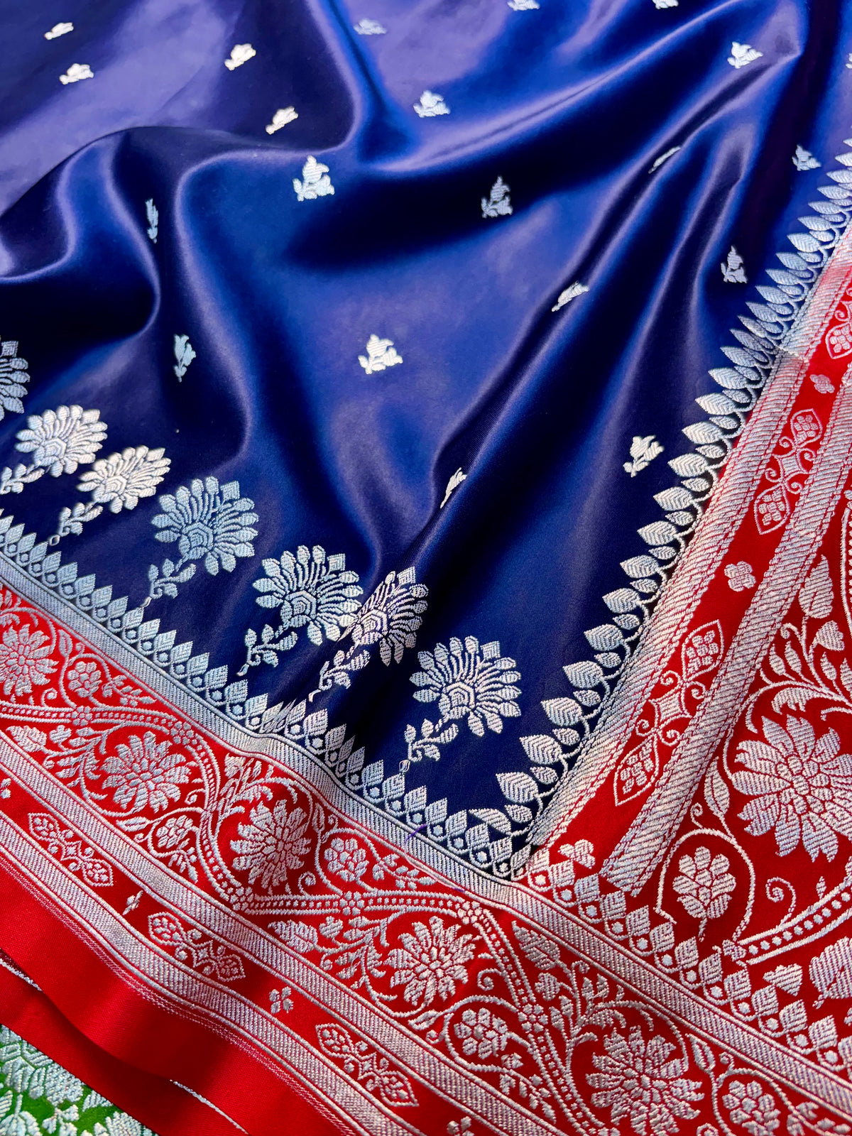 Premium Mashru Katan Silk Banarasi Saree – Navy Blue with Contrast Red Border & Golden Zari Banarasi Saree