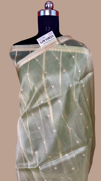 Pure Kora Silk Handloom Banarasi Saree in Peach with 6-Petal Kadwa Zari Motifs Pistachio Pure Kora Organza Silk