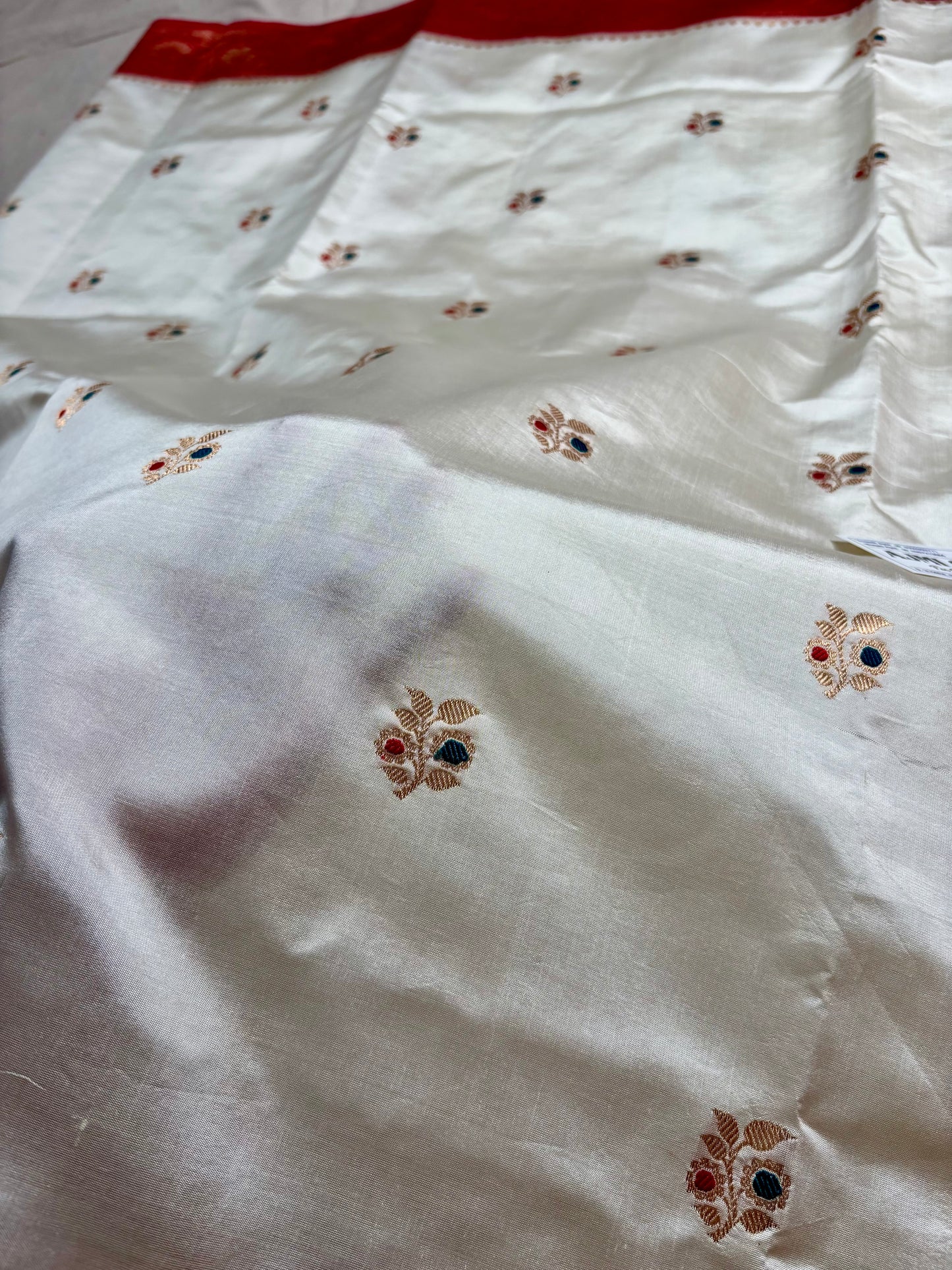 kadwa weave banarasi saree meenakari motifs