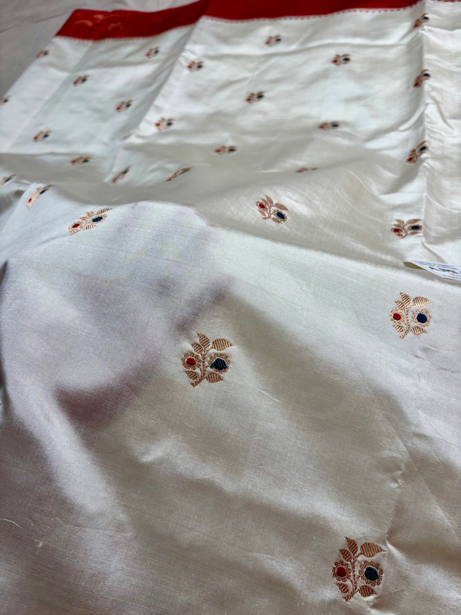 kadwa weave banarasi saree meenakari motifs