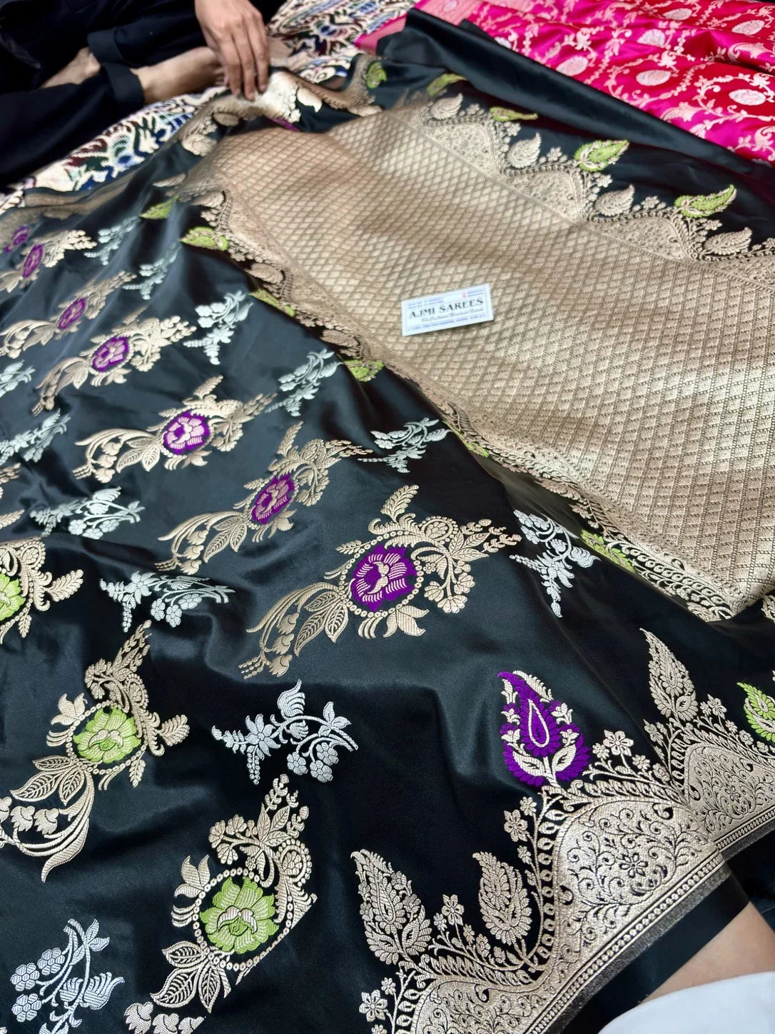 Black Masterpiece Mashru Katan Silk Banarasi Saree Silk