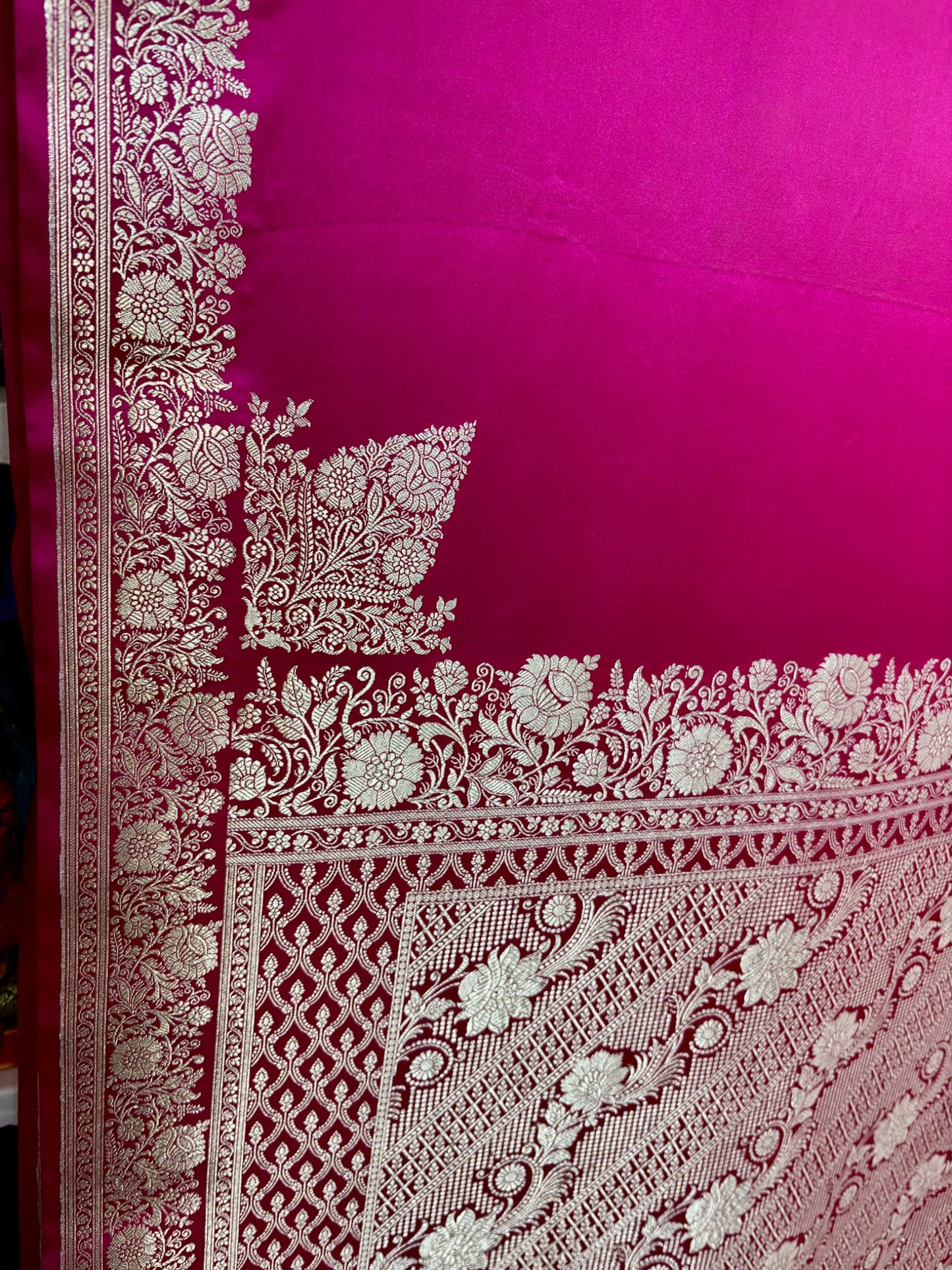 Luxury Mashru Katan Silk Banarasi Saree with Corner Motif Banarasi Saree