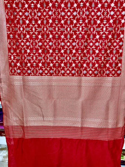 Traditional Red Crepe Silky Katan Banarasi Saree – Jaal Design Bridal Saree