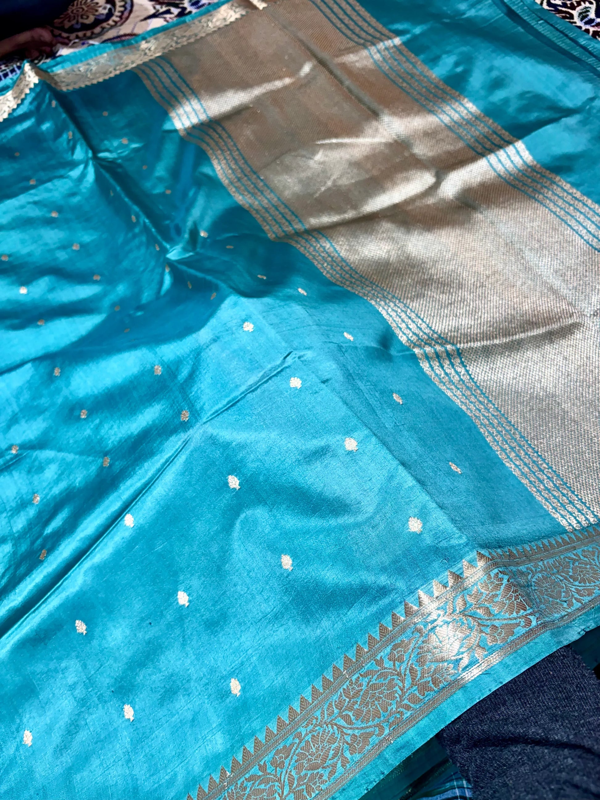 Sea Green 100% Pure Mango Silk Handloom Banarasi Saree with All-Over Kadwa Motifs Pure Mango Silk Banarasi Sarees