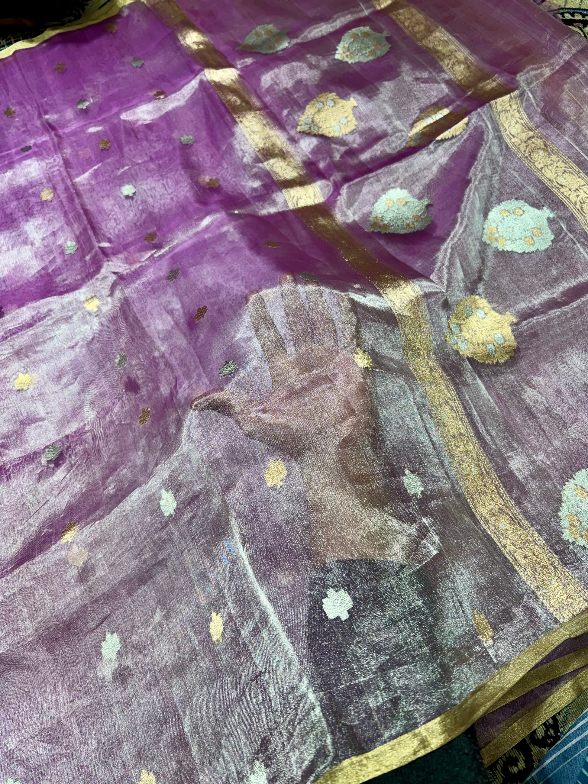 100% Pure Kora Tissue Handloom Banarasi Saree with All-Over Sona Rupa Kadwa Motifs Pure kora tissue silk banarasi saree